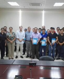 Tres grupos de mineros de Zaruma firman contratos de operación