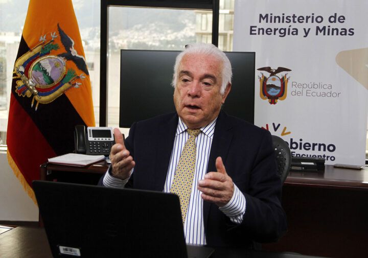 ministro Energía Minas Fernando Saltos Alvite