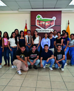 Mirador ECSA becas enseñanza clases En la zona de influencia del proyecto Mirador, la concesionaria ECSA ha invertido USD 14,33 millones en los últimos tres años, para mejorar la educación, la salud y la infraestructura de las poblaciones en Zamora Chinchipe