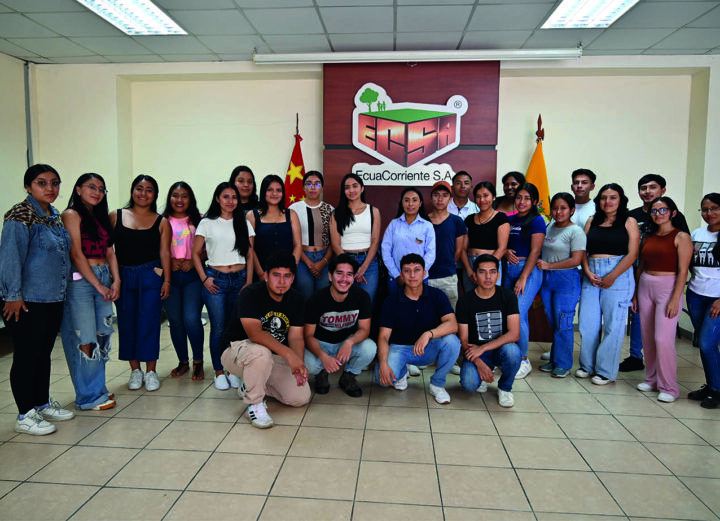 Mirador ECSA becas enseñanza clases En la zona de influencia del proyecto Mirador, la concesionaria ECSA ha invertido USD 14,33 millones en los últimos tres años, para mejorar la educación, la salud y la infraestructura de las poblaciones en Zamora Chinchipe