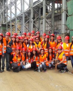 Estudiantes universitarios visitaron el proyecto minero Mirador