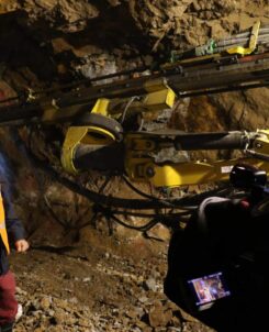 Periodistas visitaron proyectos mineros en Azuay