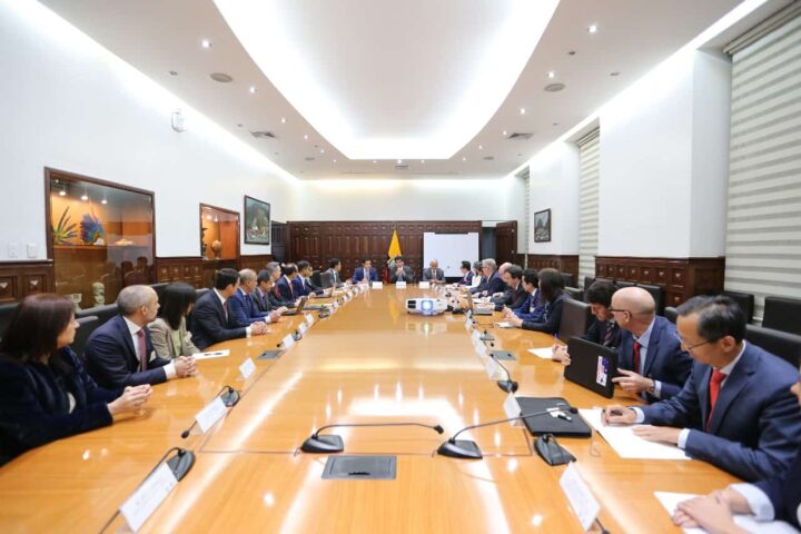 Vicepresidente de Ecuador se reunió con sector minero