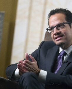 ​Javier Córdova, ministro de Minería, entre las 20 personalidades más influyentes en la industria minera del 2017